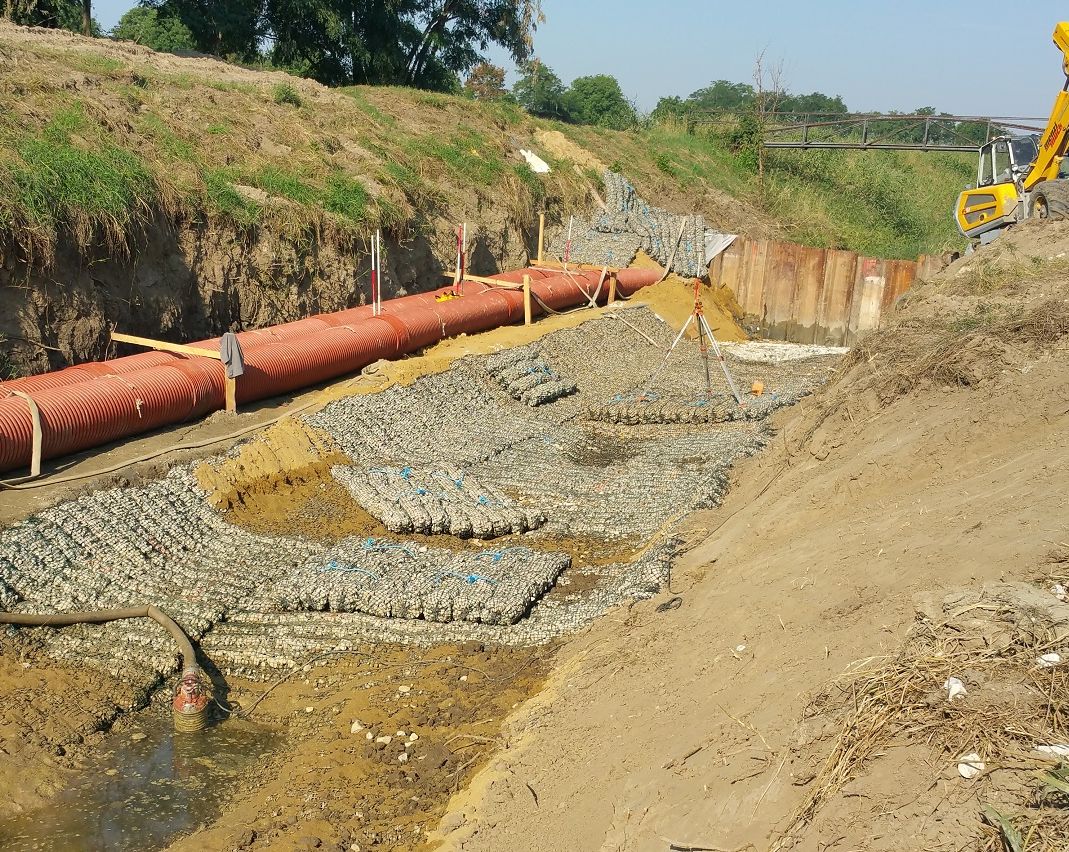 Einbau von Steinmatratzen als Fischaufstieg