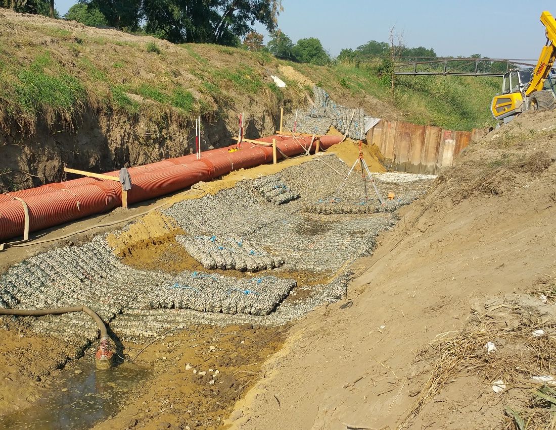 Einbau von Steinmatratzen als Fischaufstieg
