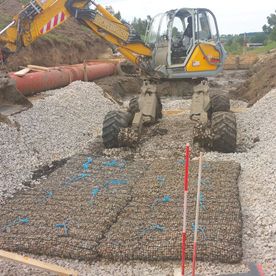 Einbau von Steinmatrazten als Sohlgleite