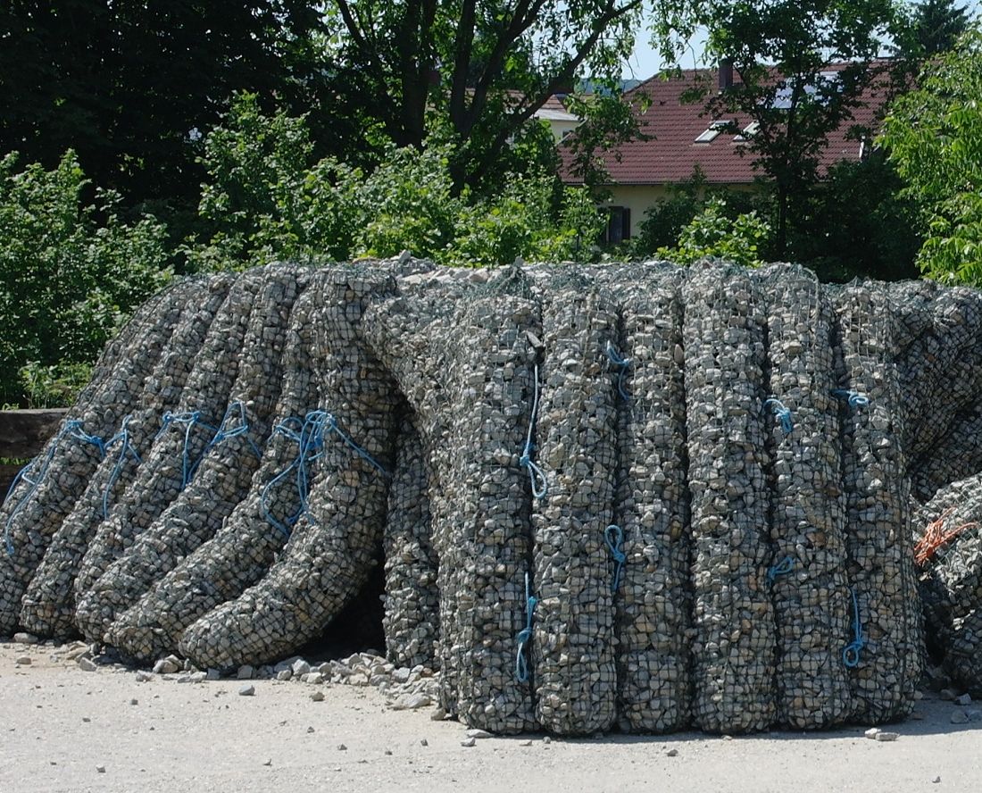 Steinmatratzenlager