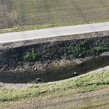 Renaturierung eines Baches mittels Steinmatratzen
